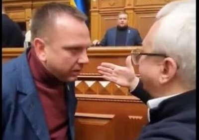 "Пи*ды получите, бл*дь": на "слугу народа" подали заявление в полицию за угрозы с матами