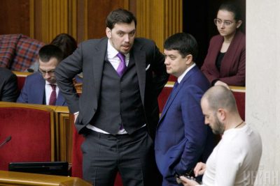 "Умный и мудрый": Гончарук растекся комплиментами в адрес Зеленского