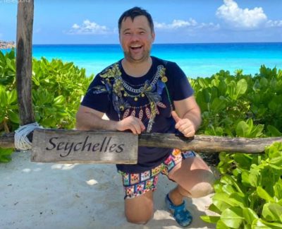 "Тут нудьга": Богдан чкурнув на Сейшели і чекає на дівчаток - в Мережі обурюються
