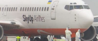 Літак з евакуйованими з Китаю українцями сів у Борисполі