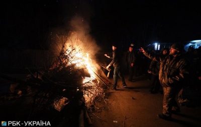 Під час сутичок у Нових Санжарах постраждало дві людини / РБК-Україна Під час сутичок у Нових Санжарах постраждало дві людини / РБК-Україна