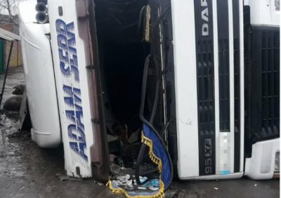 Загибель тварин: під Харковом перекинулася вантажівка, що перевозила свиней Загибель тварин: під Харковом перекинулася вантажівка, що перевозила свиней