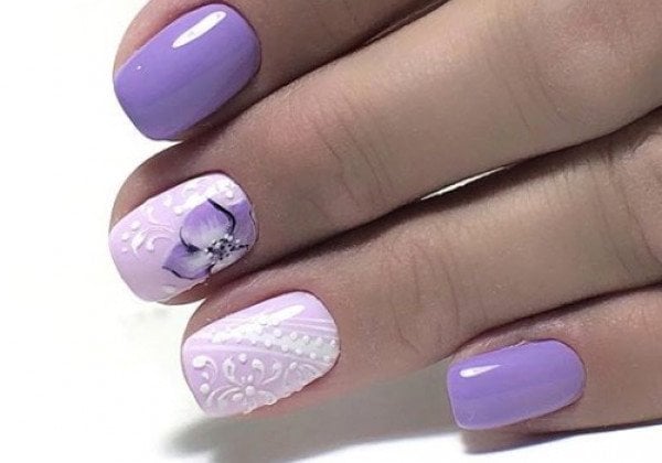 Весенний маникюр 2020 – сиреневый маникюр с блеском и перламутром: фото