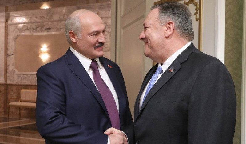 "У нас диктатура": как прошла встреча Помпео и Лукашенко