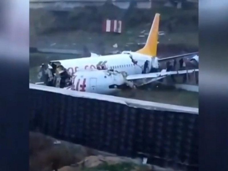 ЧП с самолетом в Стамбуле: количество пострадавших возросло