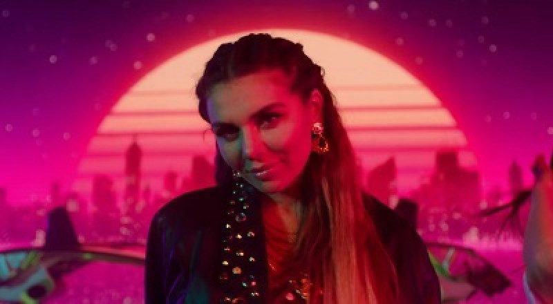 Игристое, детка - Анна Седокова представила кліп на День закоханих