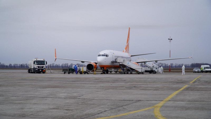 Літак з евакуйованими з Італії українцями приземлився в Борисполі