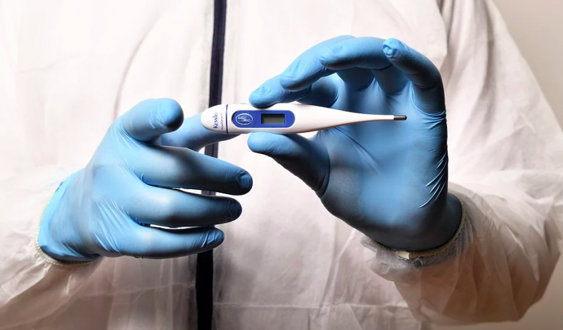 Відвідувачам ТРЦ Києва будуть вимірювати температуру, в супермаркетах паніка