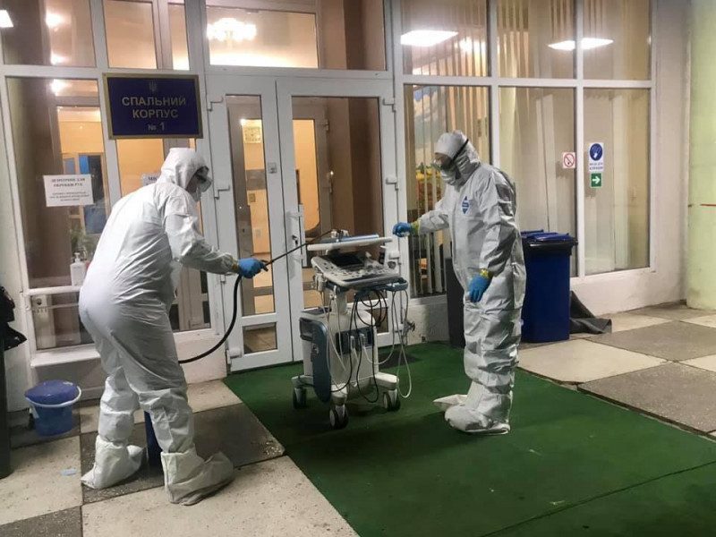 Обсервація у Нових Санжарах: іноземці знадобилася допомога медиків