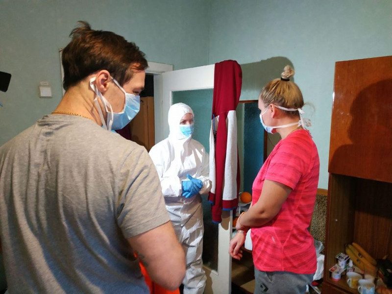 "Наденьте большой презерватив": в Сети высмеяли костюм Скалецкой в санатории Новых Санжар