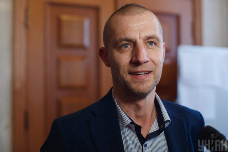 "Живу как все": Гаврилюк подтвердил, что работает таксистом