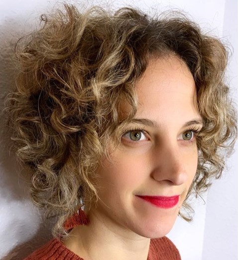 Стрижки для кучерявого волосся 2020