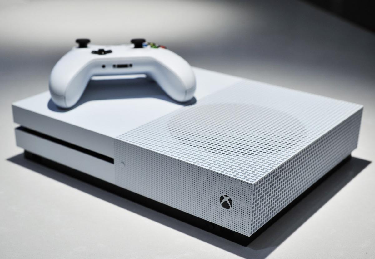 Дизайн консоли Xbox One S Дизайн консоли Xbox One S