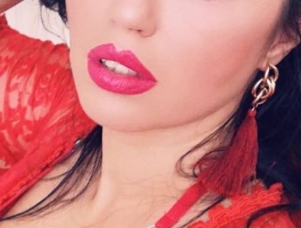 Модні відтінки помади 2020 весна