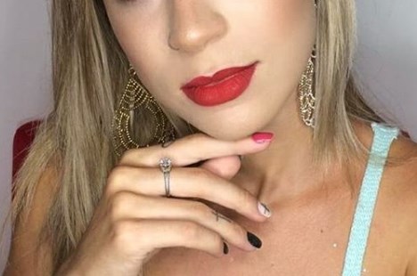 Модні відтінки помади 2020 весна