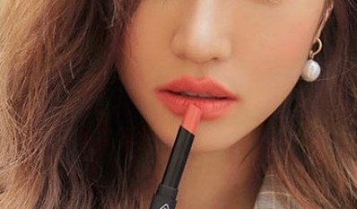 Модні відтінки помади 2020 весна