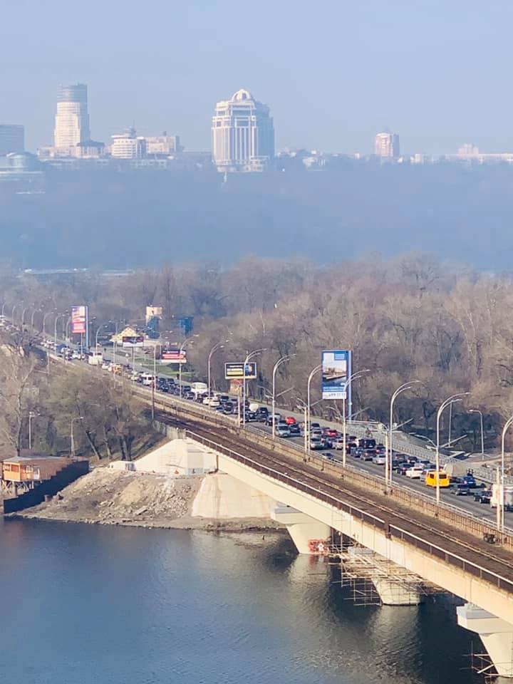 У транспорті тиснява і смертовбивство: як Київ живе без метро – хроніки божевілля У транспорті тиснява і смертовбивство: як Київ живе без метро – хроніки божевілля