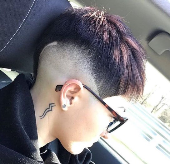 Жіночі стрижки, які роблять старшими