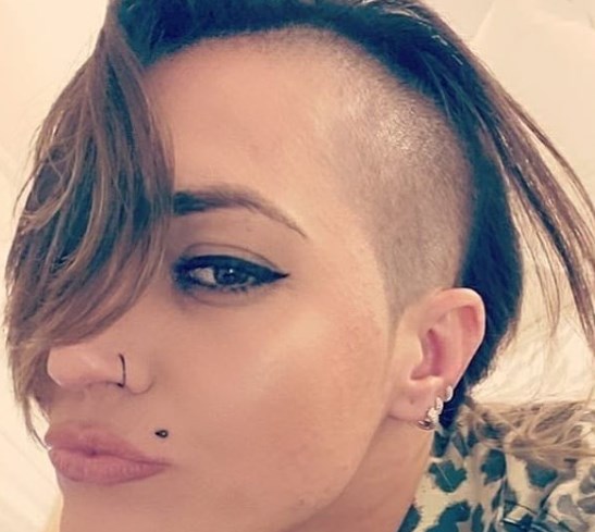 Жіночі стрижки, які роблять старшими