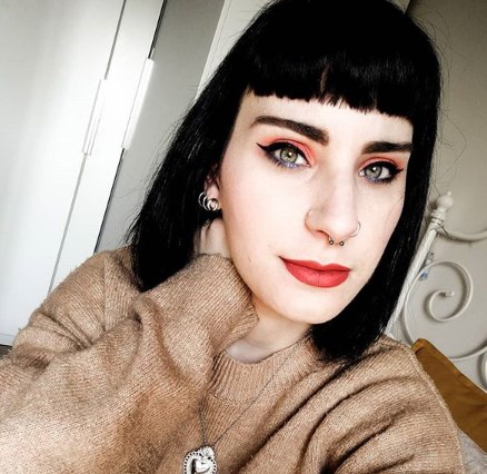 Жіночі стрижки, які роблять старшими