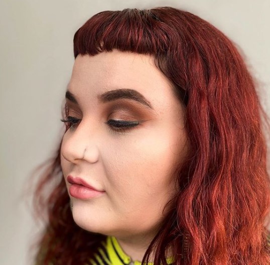 Жіночі стрижки, які роблять старшими