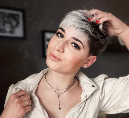 Жіночі стрижки, які роблять старшими