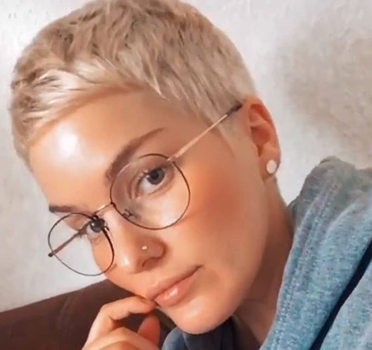 Жіночі стрижки, які роблять старшими