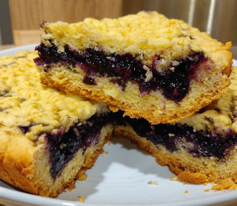 Клевый пирог с вареньем в мультиварке готовится около 40 минут