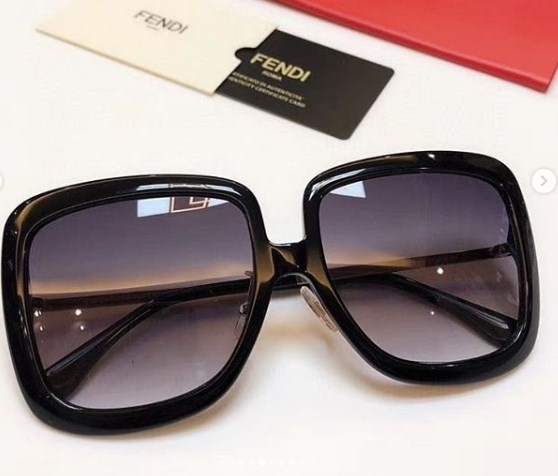 Модні сонцезахисні окуляри 2020 Модні сонцезахисні окуляри 2020