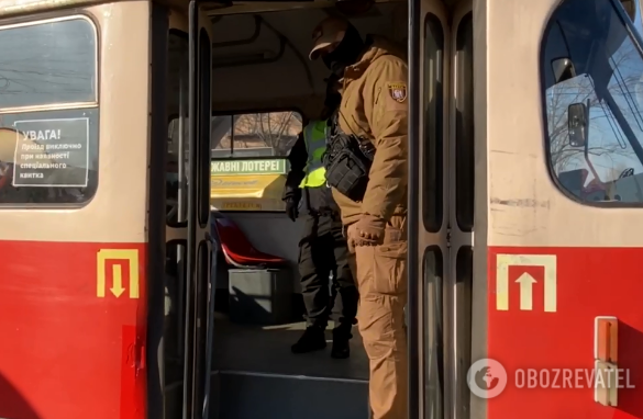 У Києві під час перевезення "обраних" виникли проблеми, з'ясували журналісти