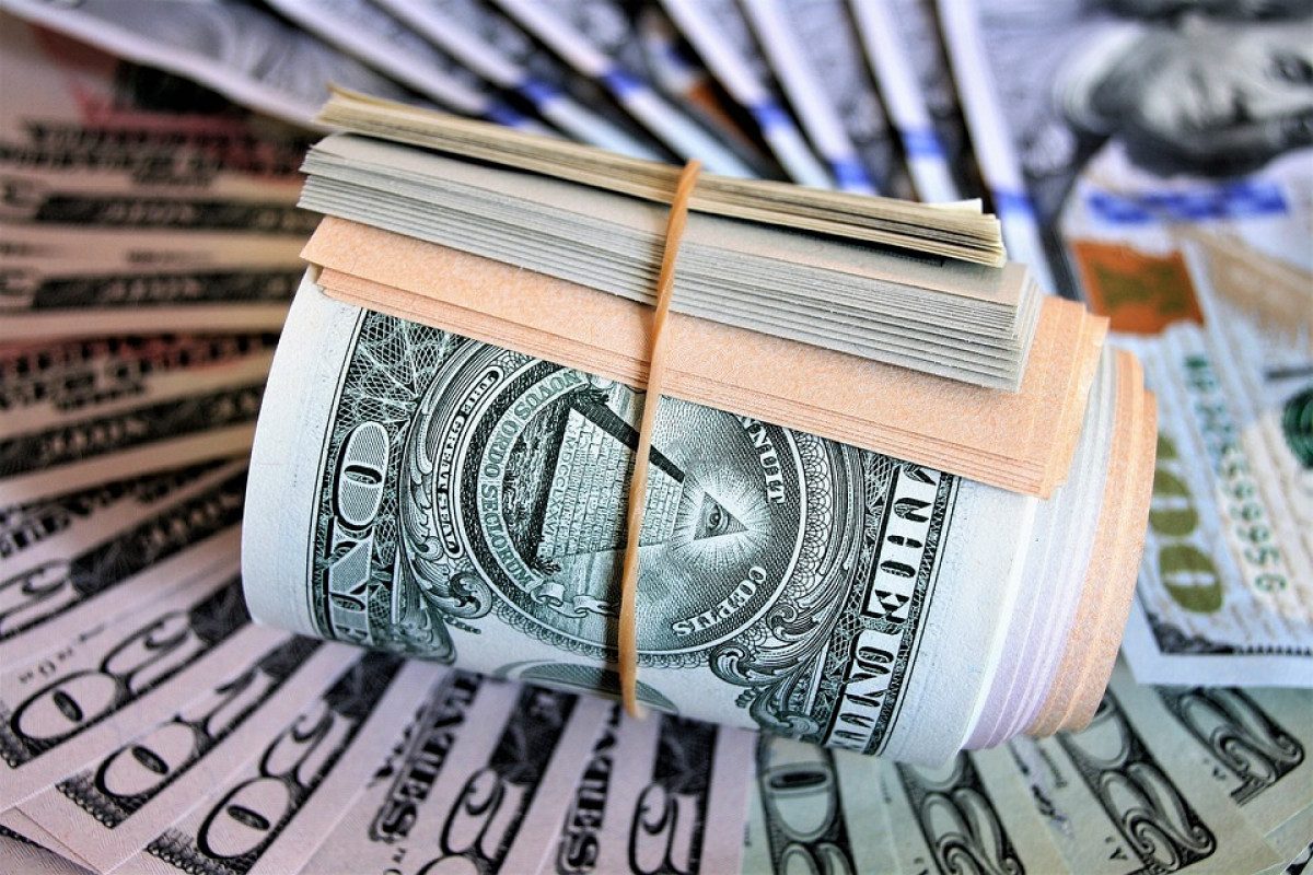 Доллар "пробьет потолок": эксперт дал неожиданный прогноз и назвал сроки