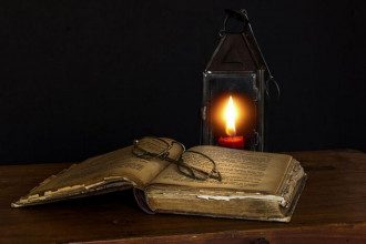 Молитва на ночь слушать на русском перед сном православная молитва. 1584113517 6396. Молитва на ночь слушать на русском перед сном православная молитва фото. Молитва на ночь слушать на русском перед сном православная молитва-1584113517 6396. картинка Молитва на ночь слушать на русском перед сном православная молитва. картинка 1584113517 6396. После прошедшего дня у многих людей накапливается в душе негатив, который нарушает душевное спокойствие. Для того чтобы избавится от него, успокоится и полноценно отдохнуть в ночное время верующие люди перед сном читают специальные молитвы. Молитвослов предлагает несколько разных молитв на сон грядущим, но каждый человек может выбрать те иные молитвенные обращения в соответствии со сложившейся ситуацией в своей жизни. Главное помнить о том, что вечерние молитвы обладают чудодейственной силой.