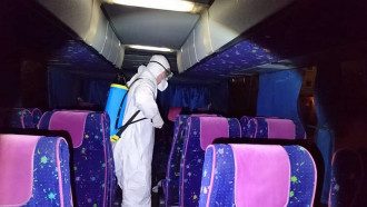 В автобусе провели тщательную дезинфекцию / Фото: Информатор В автобусе провели тщательную дезинфекцию / Фото: Информатор