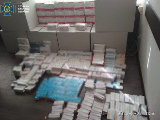 Экспресс-тесты хранили в условия антисанитарии / Фото: пресс-служба СБУ