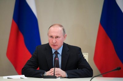 Володимир Путін планує перенести референдум