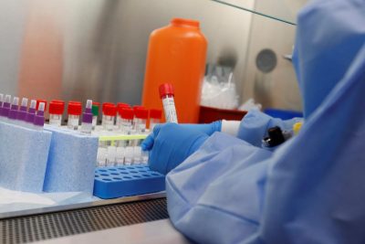 Уханьская зараза передается через распространенное средство профилактики - ученые