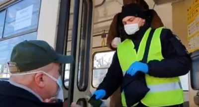 В Киеве транспорт возит "избранных" / скриншот из видео В Киеве транспорт возит "избранных" / скриншот из видео