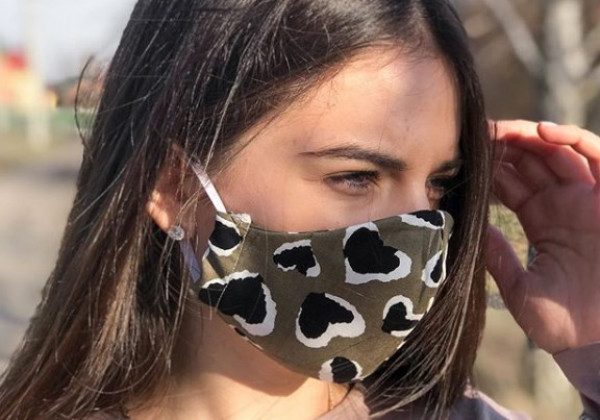 Світ захопив новий тренд - в моді медичні маски з принтами: фото