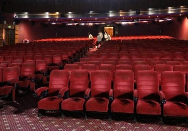 Все на карантине - "коронавирусные" постеры новых фильмов набирают популярность