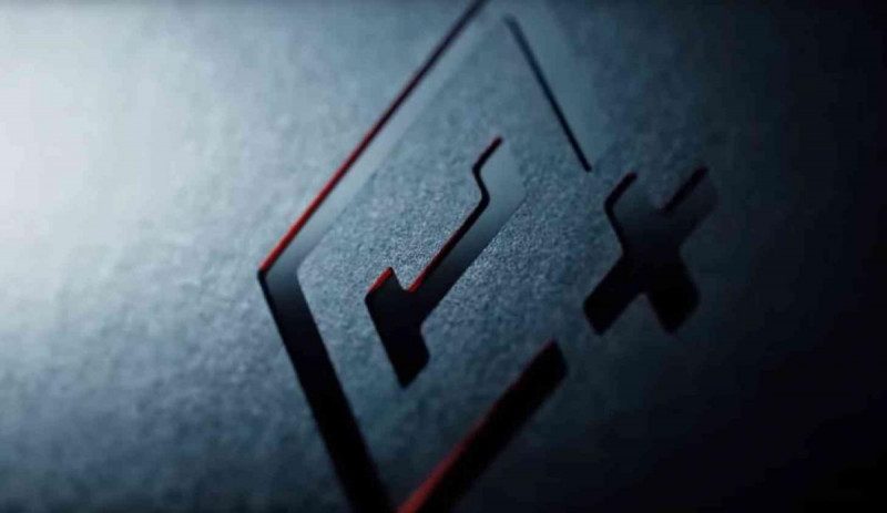 Будущее прекрасно: OnePlus устроит битву людей и роботов ради рекламы 5G