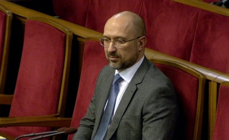 Мы ничего не знаем о Шмыгале, но есть и плюс - у него очки и борода