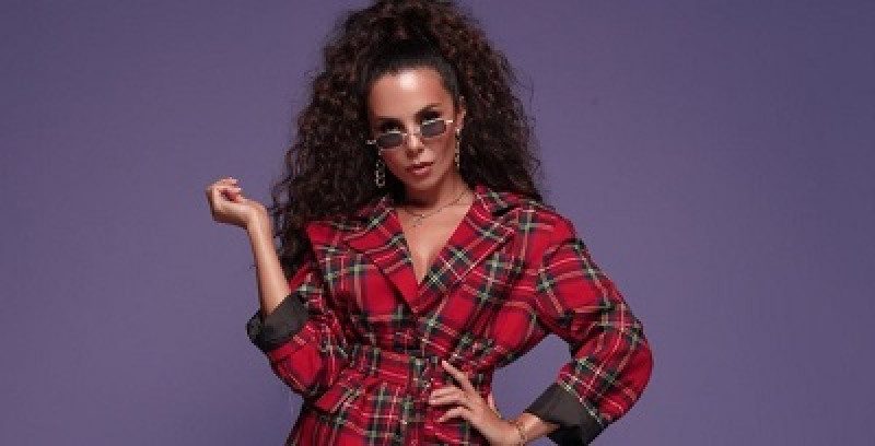 Настя Каменских представила трек No Stress - перевод песни