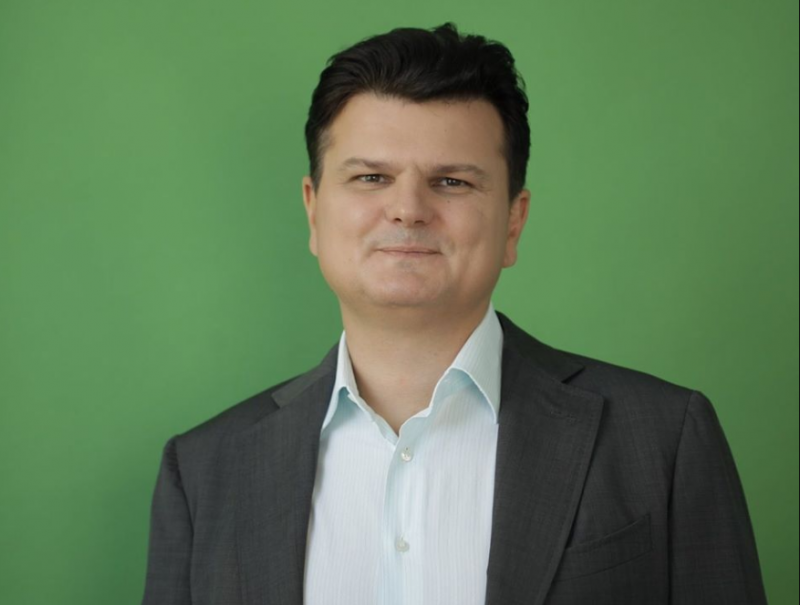 Был в тяжелом состоянии: "слуга народа" поборол уханьскую хворь