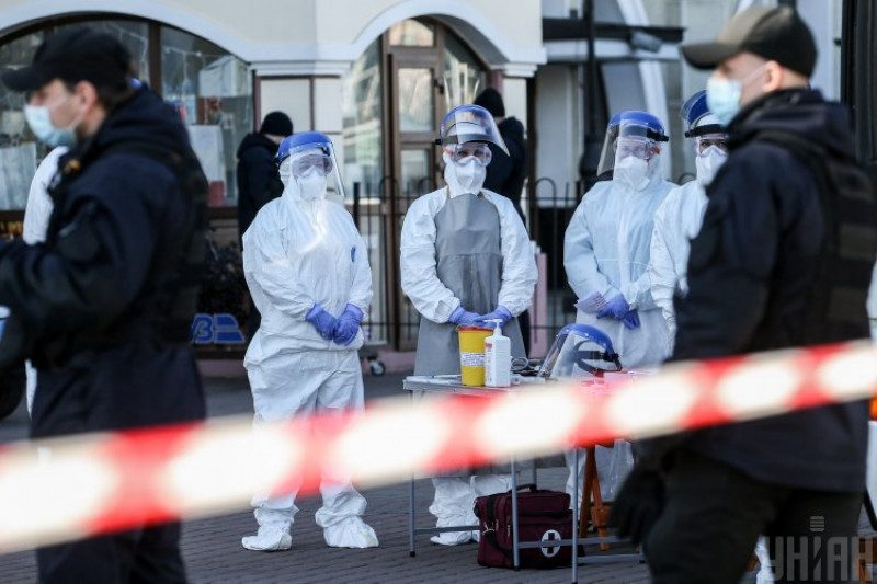 Продовження карантину в Україні: прогнози чиновників, експертів та інсайди