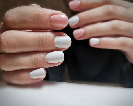 Весняний манікюр удома Весняний манікюр удома