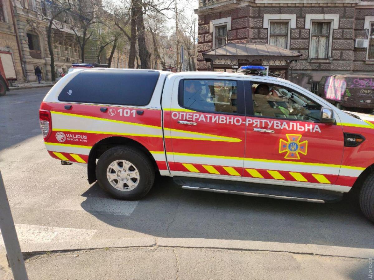 У центрі Одеси завалився старовинний будинок У центрі Одеси завалився старовинний будинок