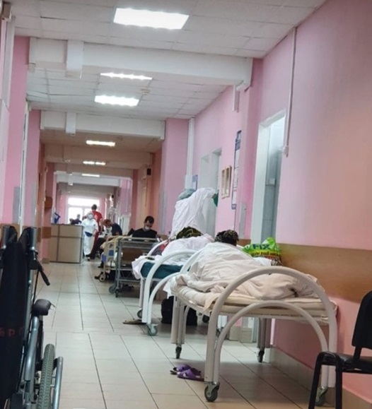 Забиті лікарні і черги з швидких: Москву накрило коронавірусне пекло