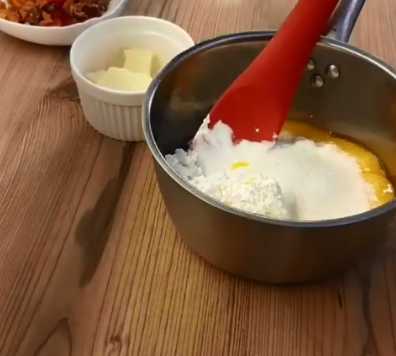 Для приготовления Царской пасхи нужна кастрюля с толстым дном – Творожная пасха рецепт