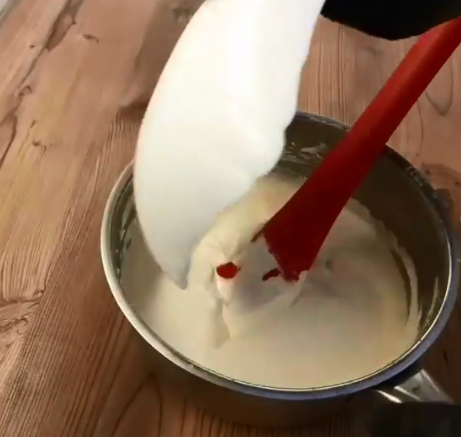 Для приготовления Царской пасхи понадобится кастрюля с толстым дном – Творожная пасха рецепт