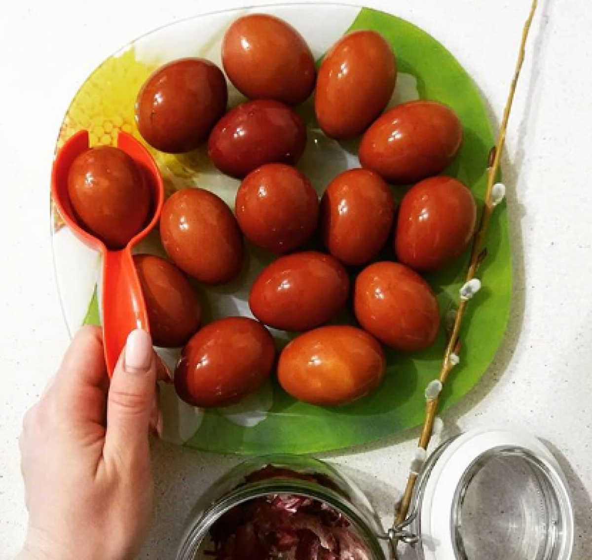 Яйця на свято можна пофарбувати класичним способом – Пасхальні яйця Яйця на свято можна пофарбувати класичним способом – Пасхальні яйця